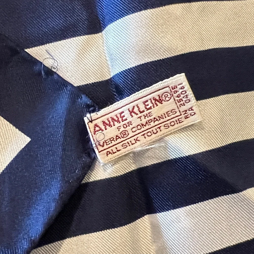 Anne Klein good no